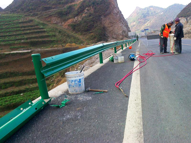 高速公路波形护栏